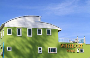  White Cat Hotel  Као Лак
